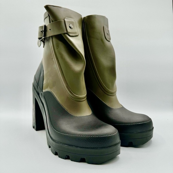 HUNTER GREEN RUBBER CHELSEA BOOTS WITH BLOCK HEELS - US SIZE 7 - Picture 7 of 15